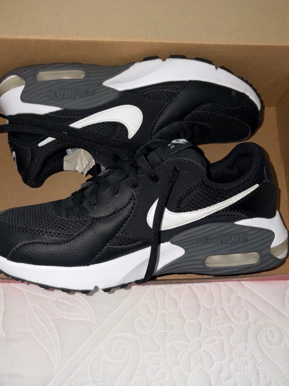Nike Women’s Black and White Air Max Style Sneakers